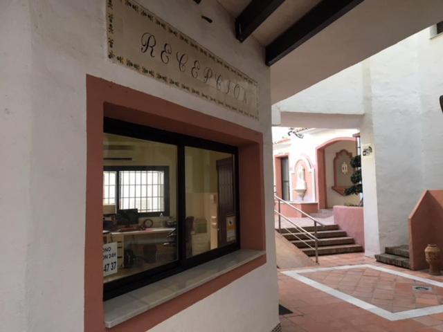 Large And Elegant In Puerto Banus With Pools And Paddle Leilighet Marbella Eksteriør bilde