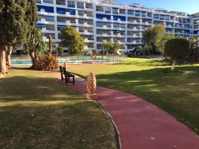 Large And Elegant In Puerto Banus With Pools And Paddle Leilighet Marbella Eksteriør bilde