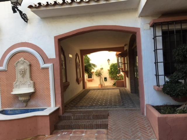 Large And Elegant In Puerto Banus With Pools And Paddle Leilighet Marbella Eksteriør bilde