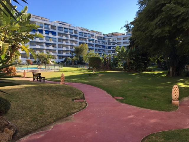 Large And Elegant In Puerto Banus With Pools And Paddle Leilighet Marbella Eksteriør bilde